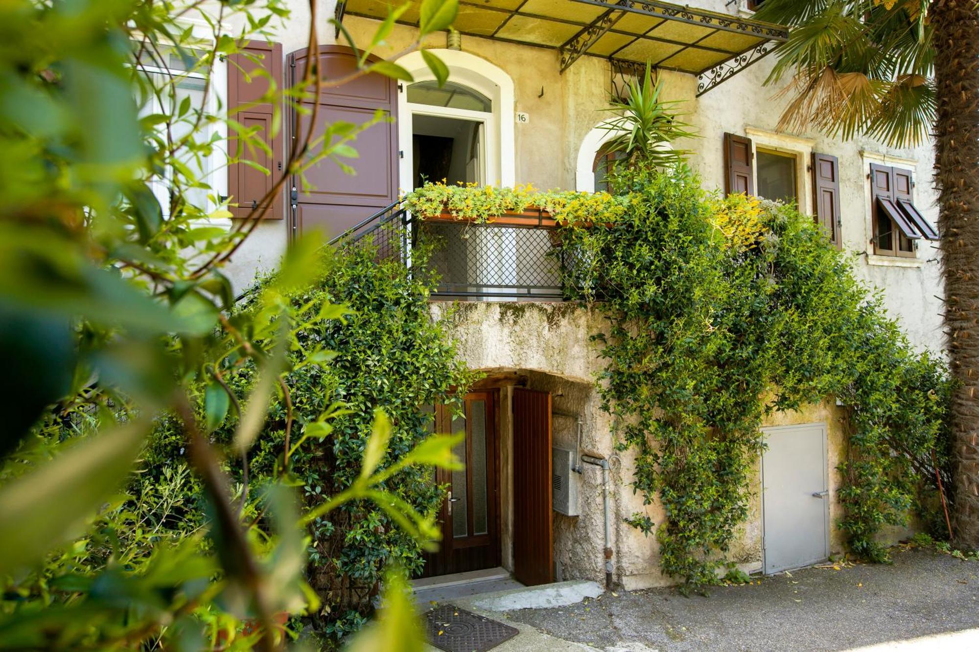 Casa Grotta - Happy *